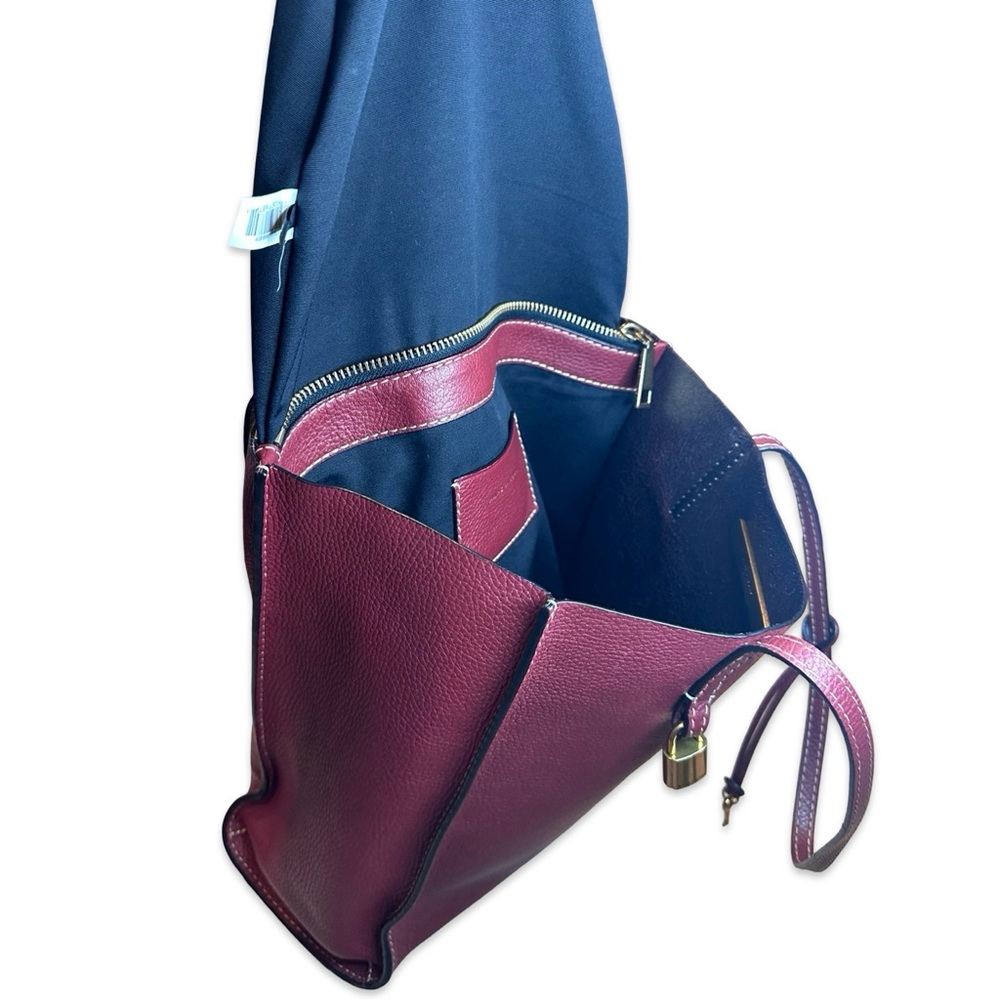 MARC JACOBS The Grind Tote in Burgundy - with lock and key - Picture 6 of 14